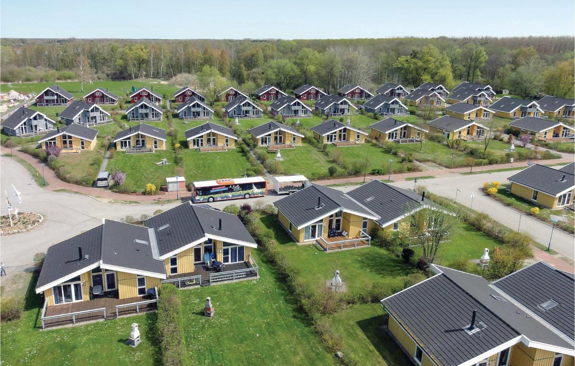Cozy Home In Rechlin With Wifi エクステリア 写真